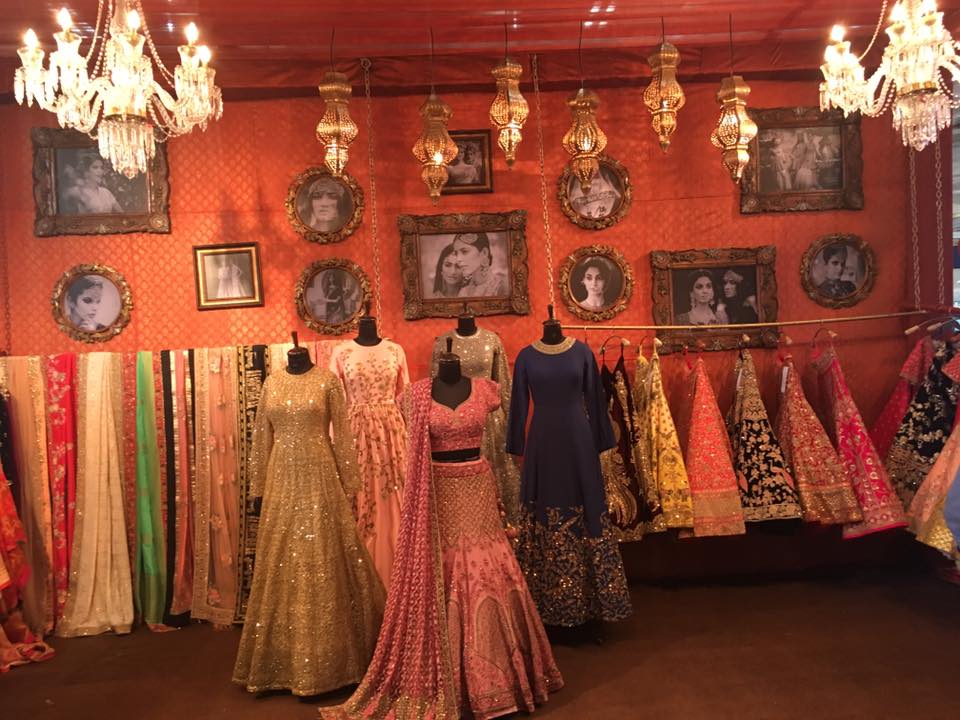 केवल 1500 रू से | Designers Gowns in Chandni Chowk Delhi (Unique Taste of  Variety from Zunaid Bhai) - YouTube