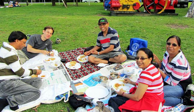 Family Picnic.weddingplz