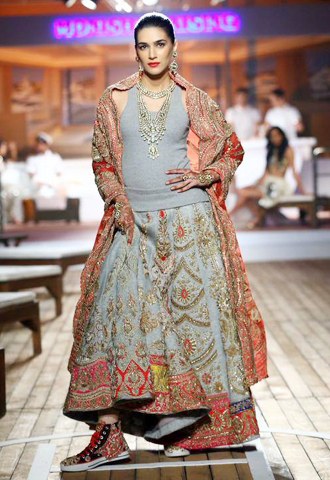 Amazon India Couture Week 2015 : Colours On The Floor | Weddingplz