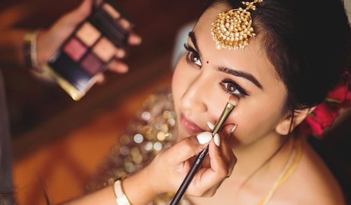 Air Brush makeup, The Ultimate Guide To Help You Add Enhance Your Makeup