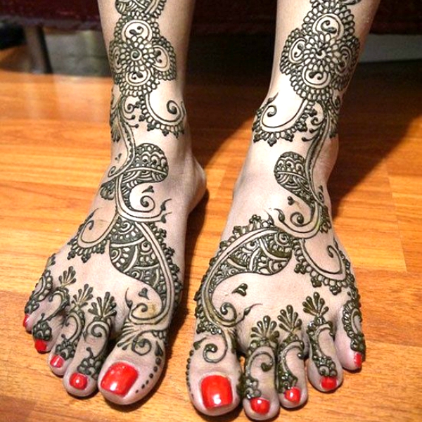 best-legs-mehndi