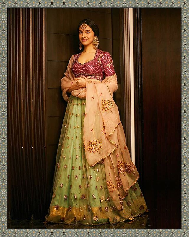 dupatta draping style on gown