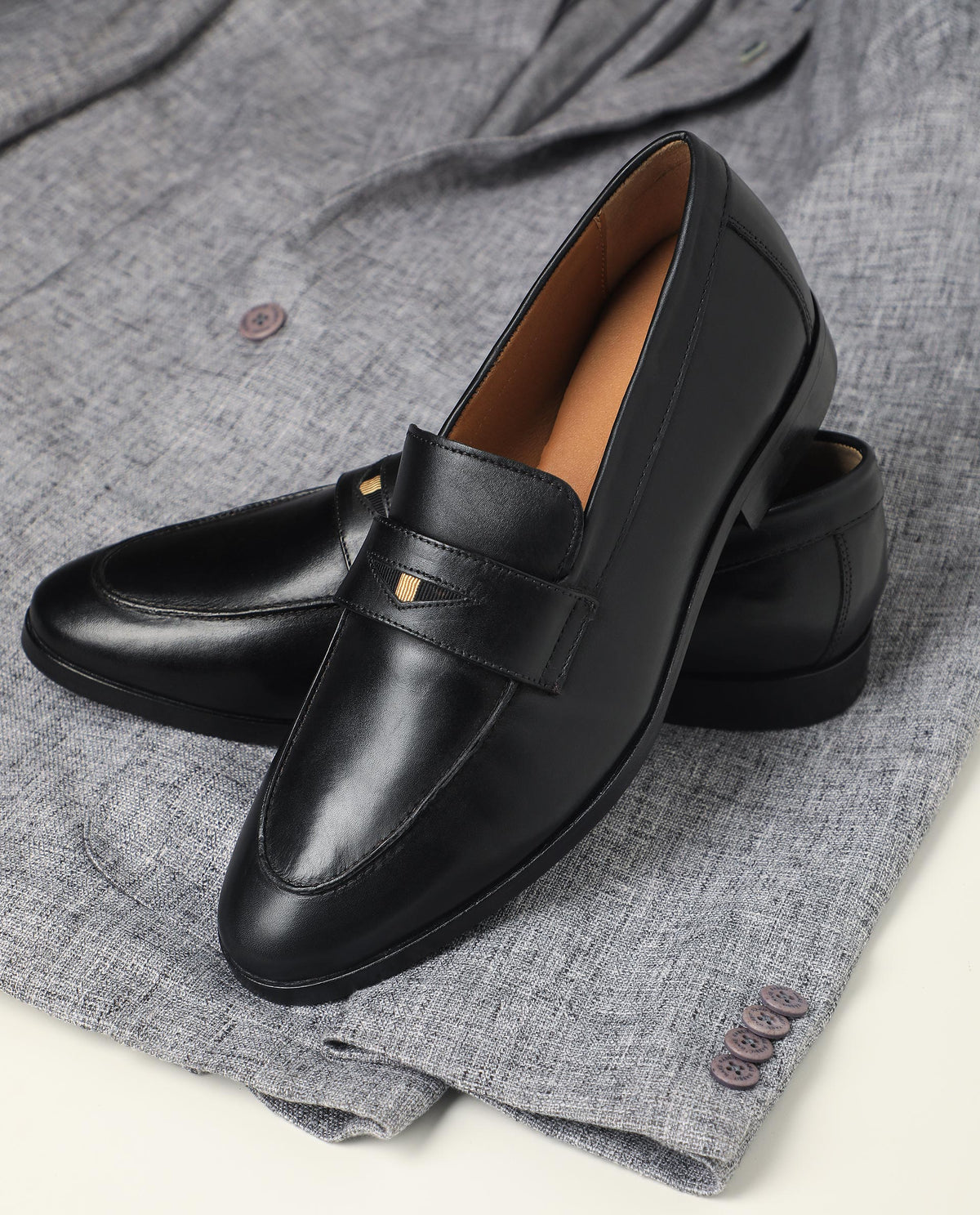 Stepping into Wedding Style: A Groom's Guide to the Perfect Footwear ...