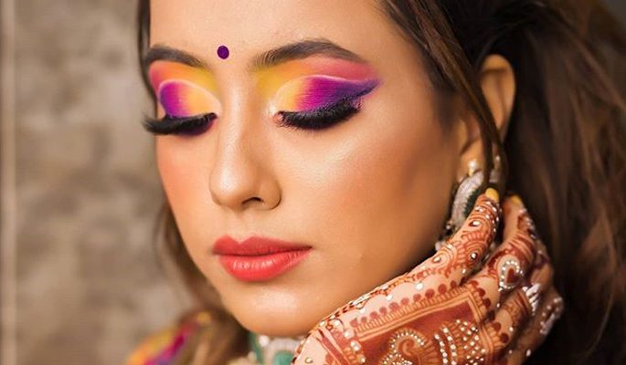 Stunning Eye Makeup Making Your Look Stand Out From The Crowd!