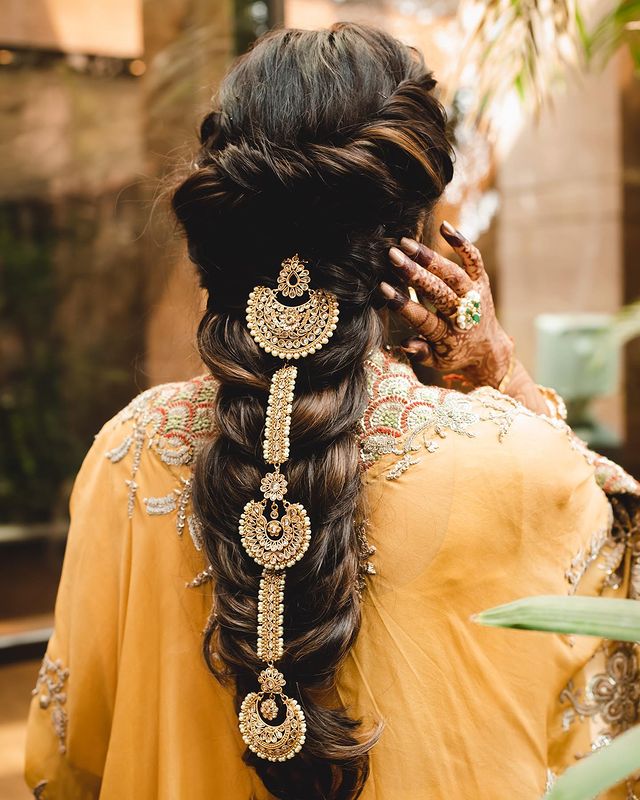 Top Hair Accessories Giving That Stylish And Complete Look To Brides | Weddingplz Top Hair Accessories Giving That Stylish And Complete Look To Brides | Weddingplz