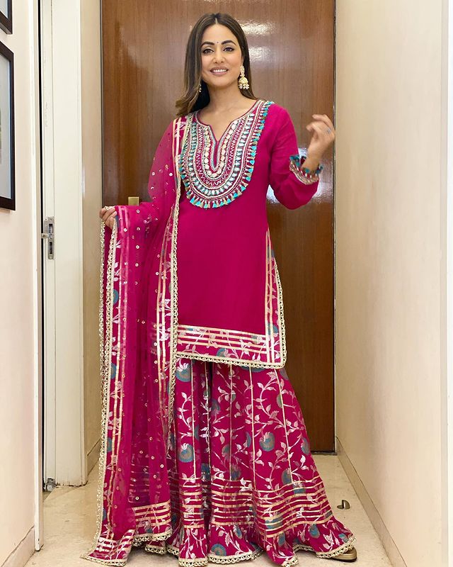 10+ Indian Look Created By Famous And Gorgeous Hina Khan! | Weddingplz