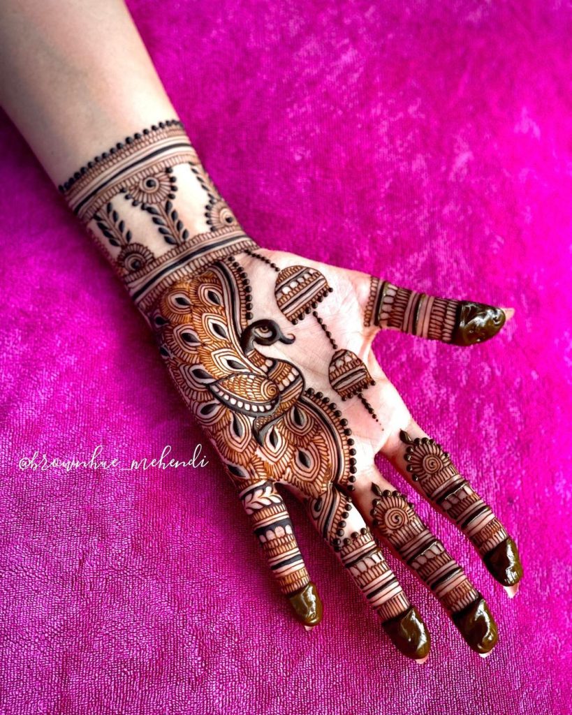 Exploring the Rich Tapestry of Arabic Mehndi Designs | Weddingplz