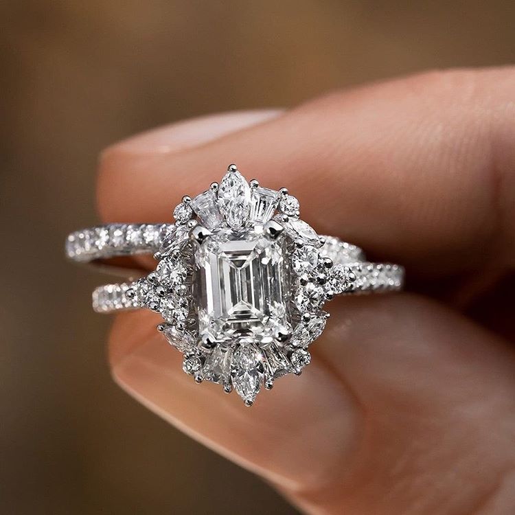 Discover The Exquisite Selection Of Impeccable Solitaire Engagement ...