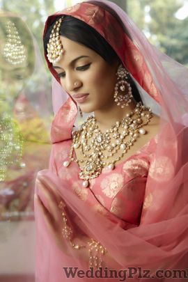 hair style for makeup artists